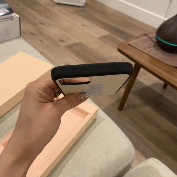 TDE. IPHONE 12 CASE FOR ELLEN - Picture 7 of 7